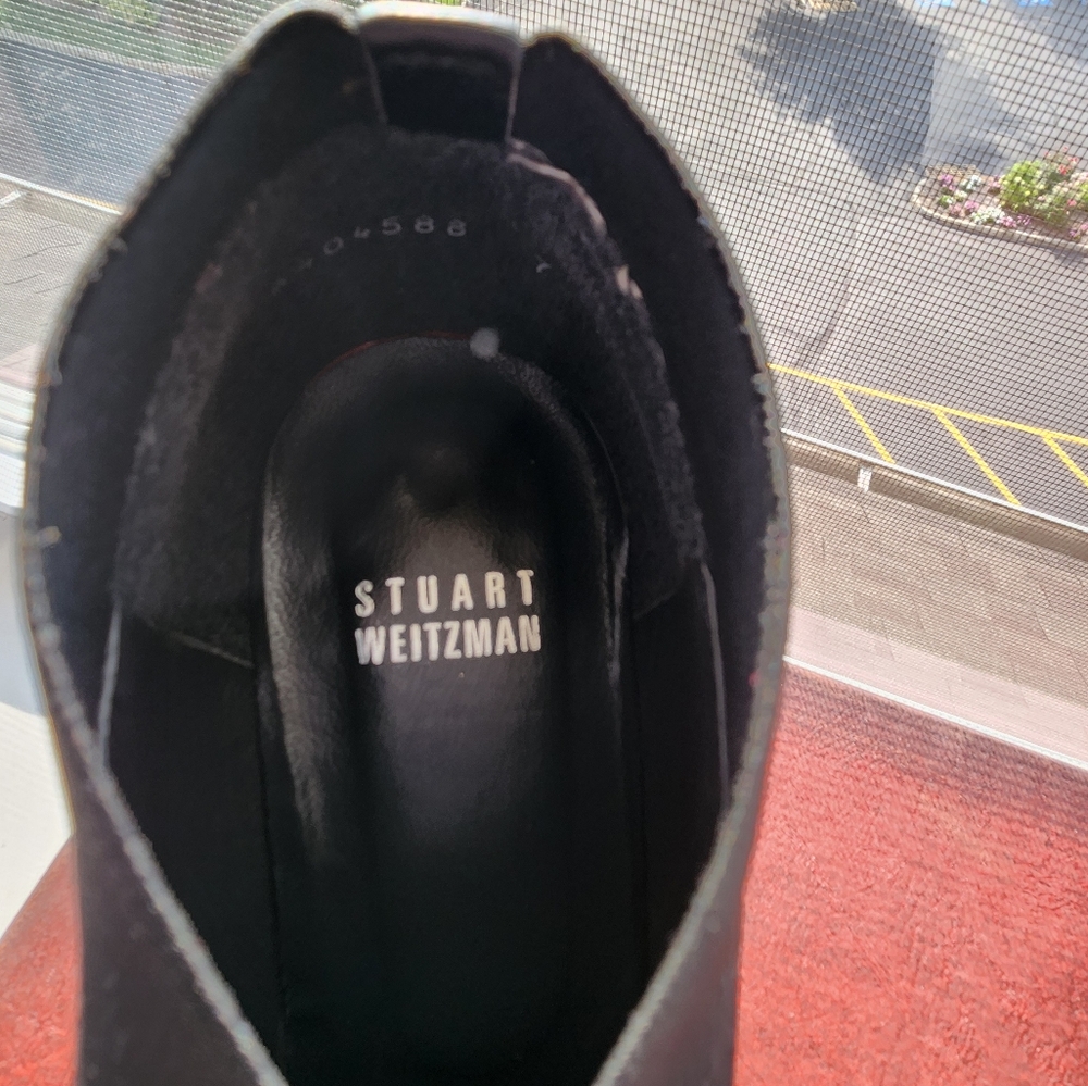 Women's Stuart Weitzman black bootie shoes, Size 7M